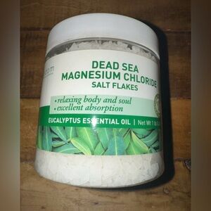 New sealed Dead Sea magnesium chloride salt flakes with eucalyptus essential oil